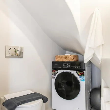 Arnadian Living Experience アパート